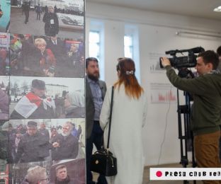 Открытие фотовыставки "Март 2017: журналистика и последствия"